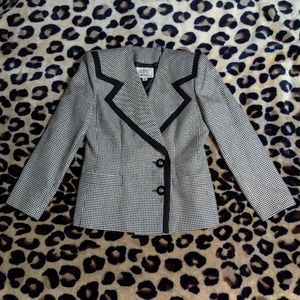 SOLD.....☯️ VTG Gingham Suit Blazer
